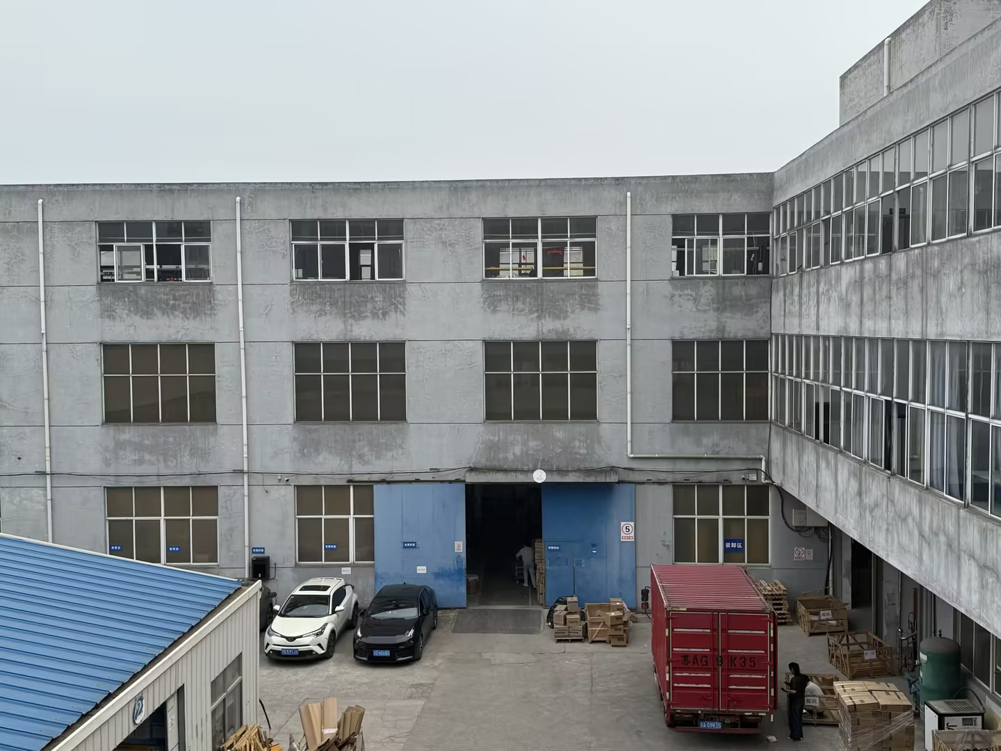 厂房整体.jpg
